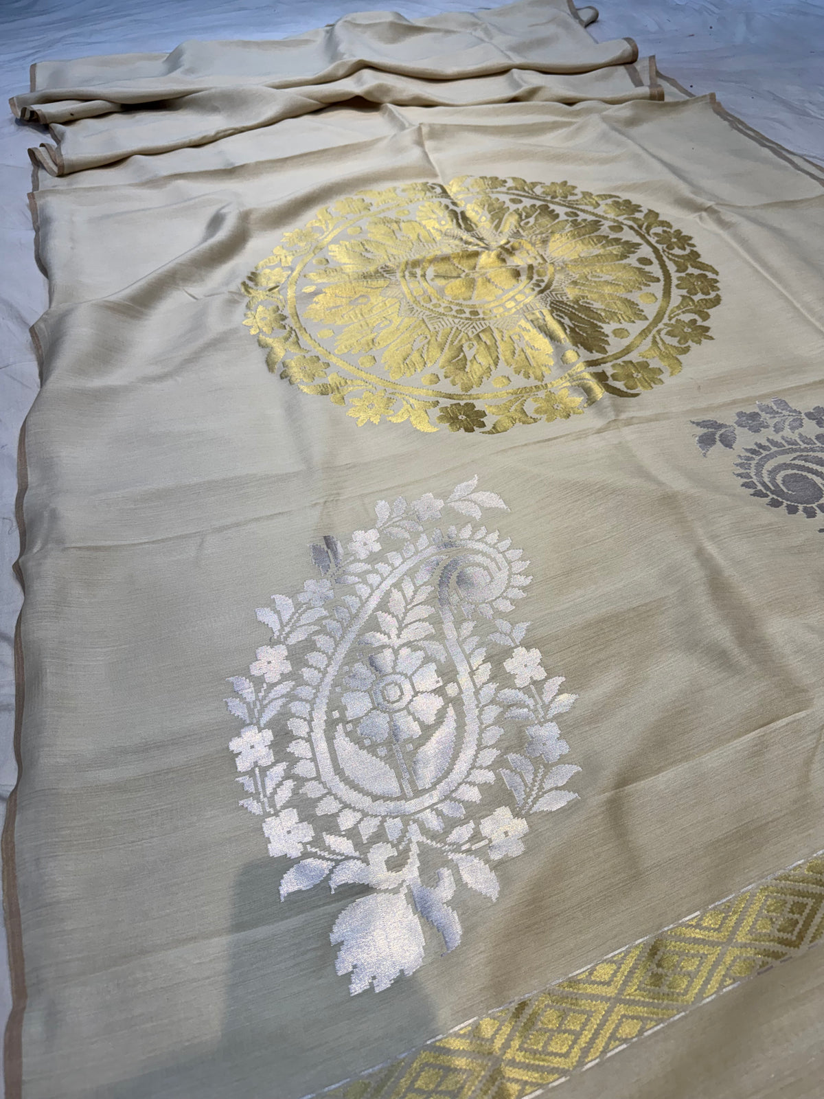 Ivory Sona Rupa Banarasi Pure Munga Silk Saree