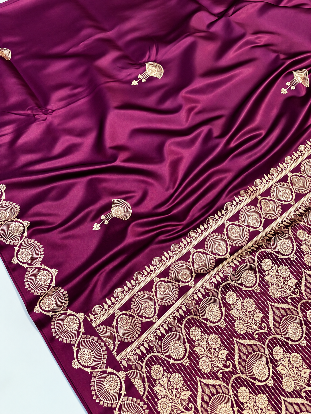 Deep Wine Scalloped Border Handloom Banarasi Mashru Silk Saree