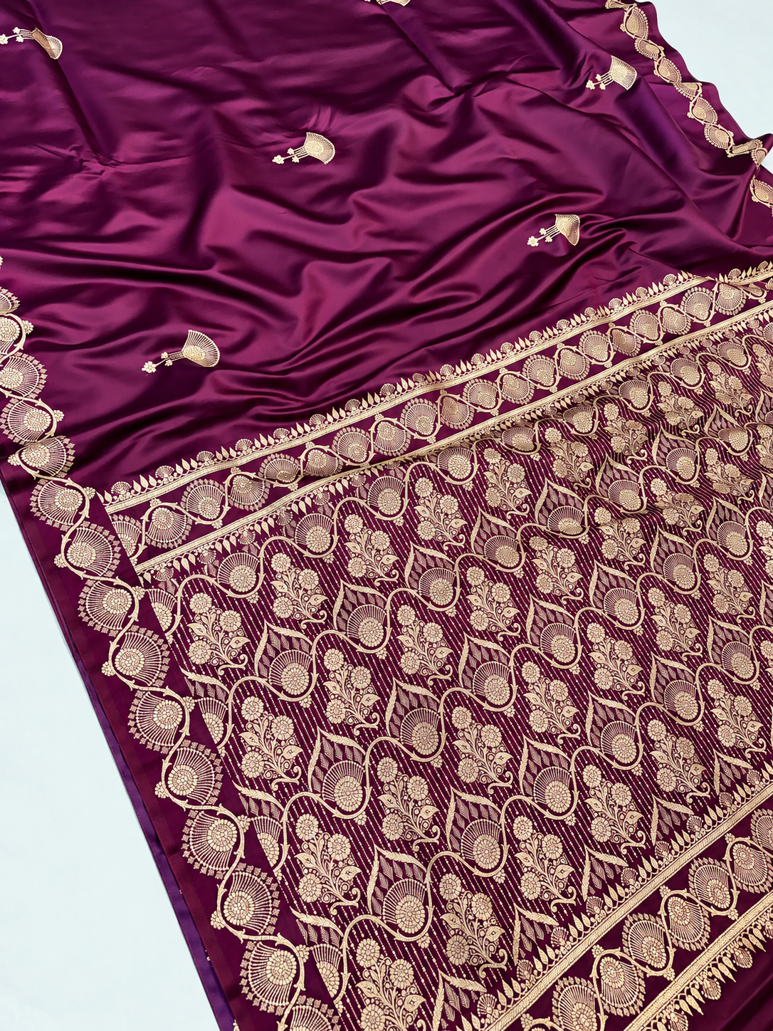 Deep Wine Scalloped Border Handloom Banarasi Mashru Silk Saree
