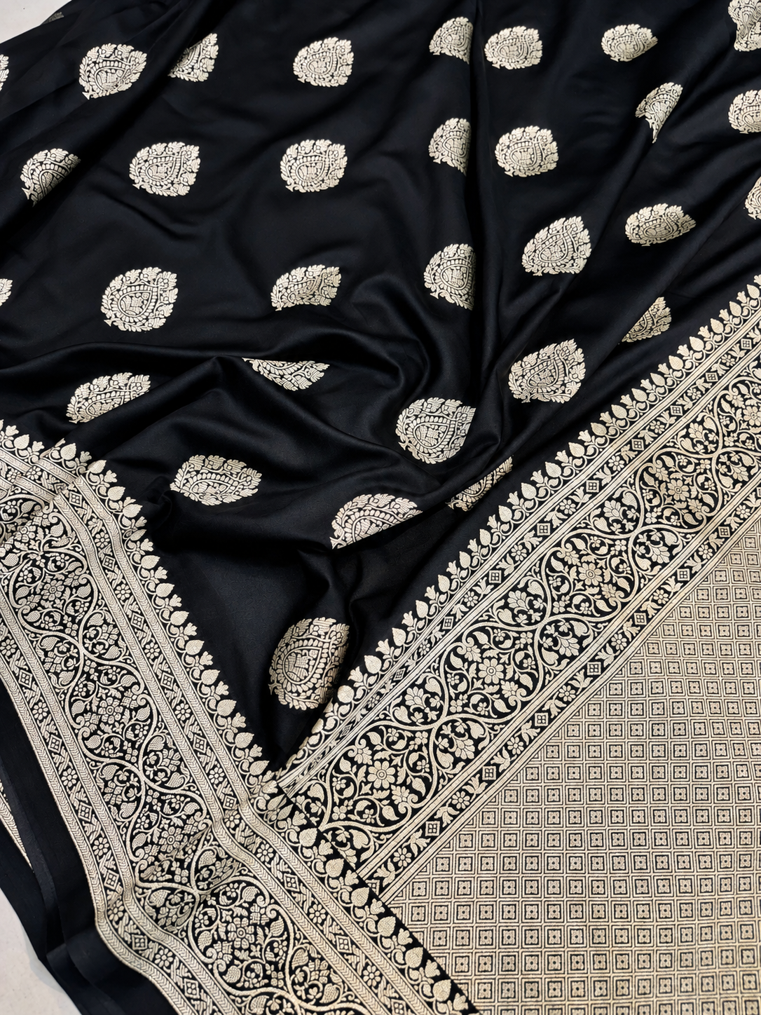 Black Buta Soft Banarasi Handloom Katan Silk Saree