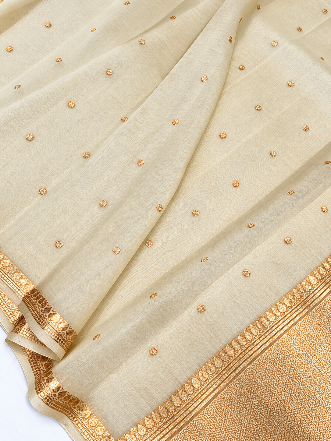 White Kadhwa Buti Handloom Banarasi Pure Kora Silk Saree