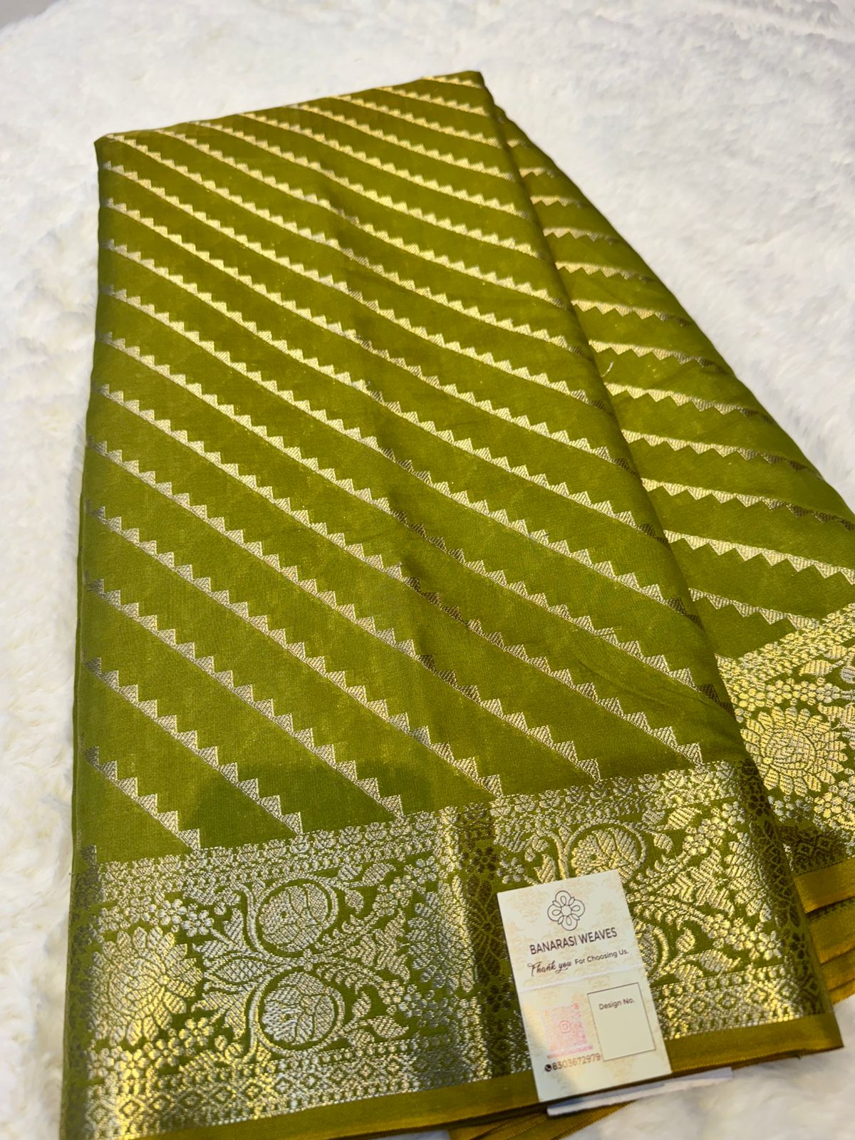 Green Banarasi Soft Semi Katan Silk Saree