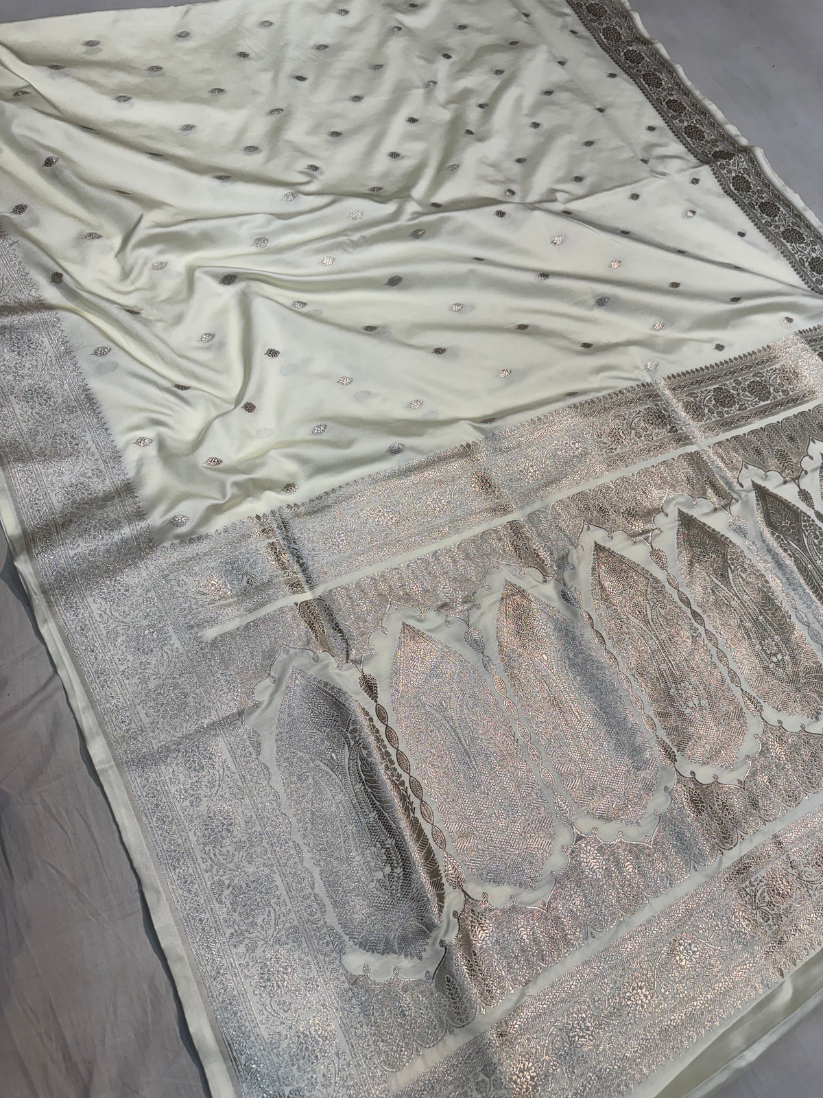 White Soft Semi Banarasi Mashru Silk Saree