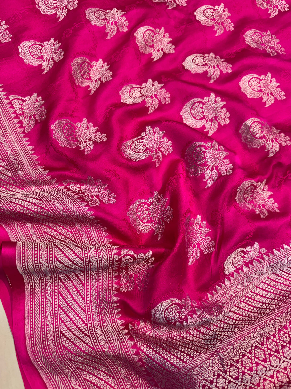 Fuchsia Pink Soft Banarasi Pure Mashru Silk Saree