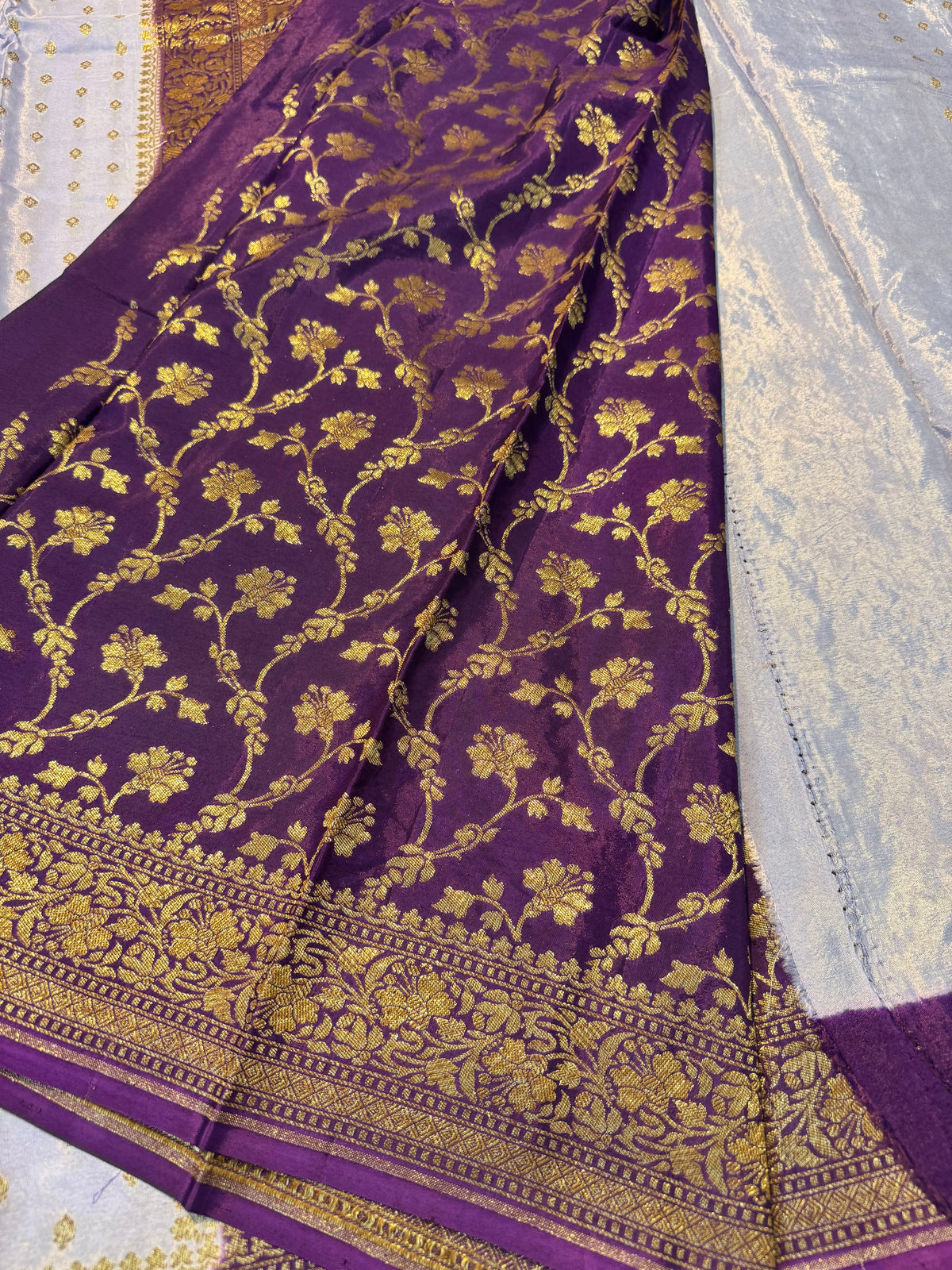 Lavender Booti Handloom Banarasi Chiffon Crape Silk Saree