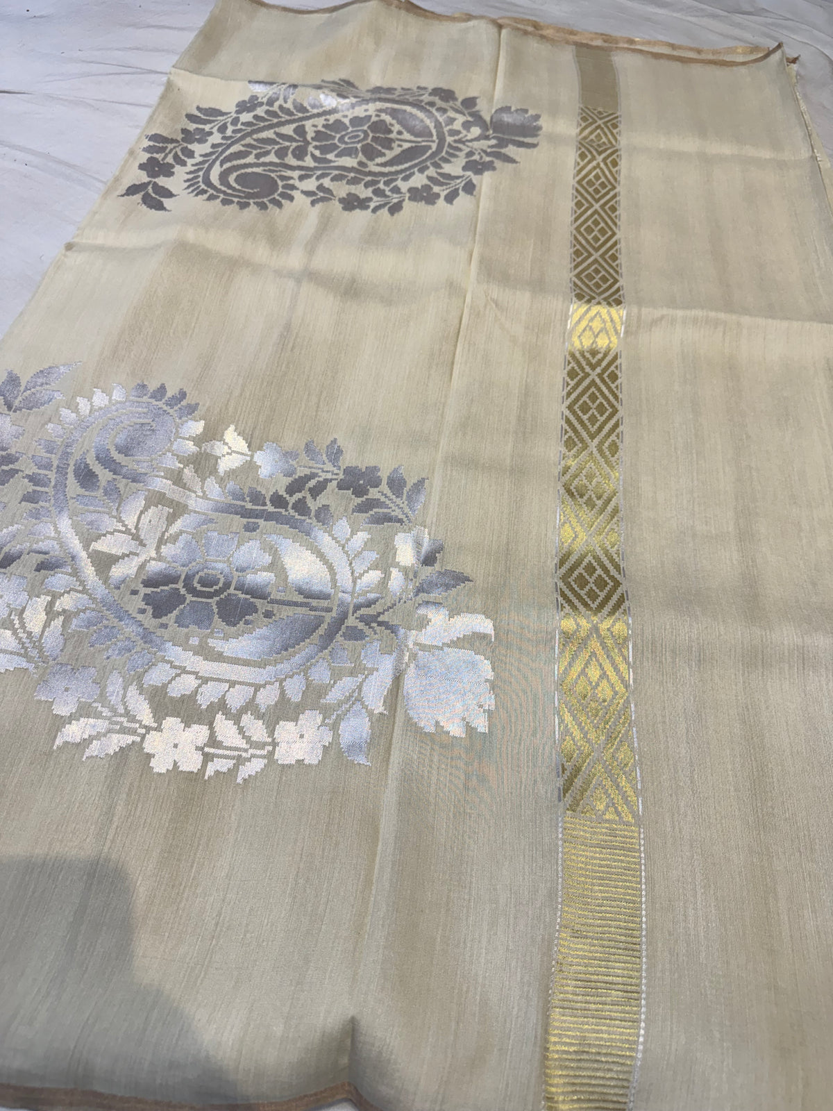 Ivory Sona Rupa Banarasi Pure Munga Silk Saree