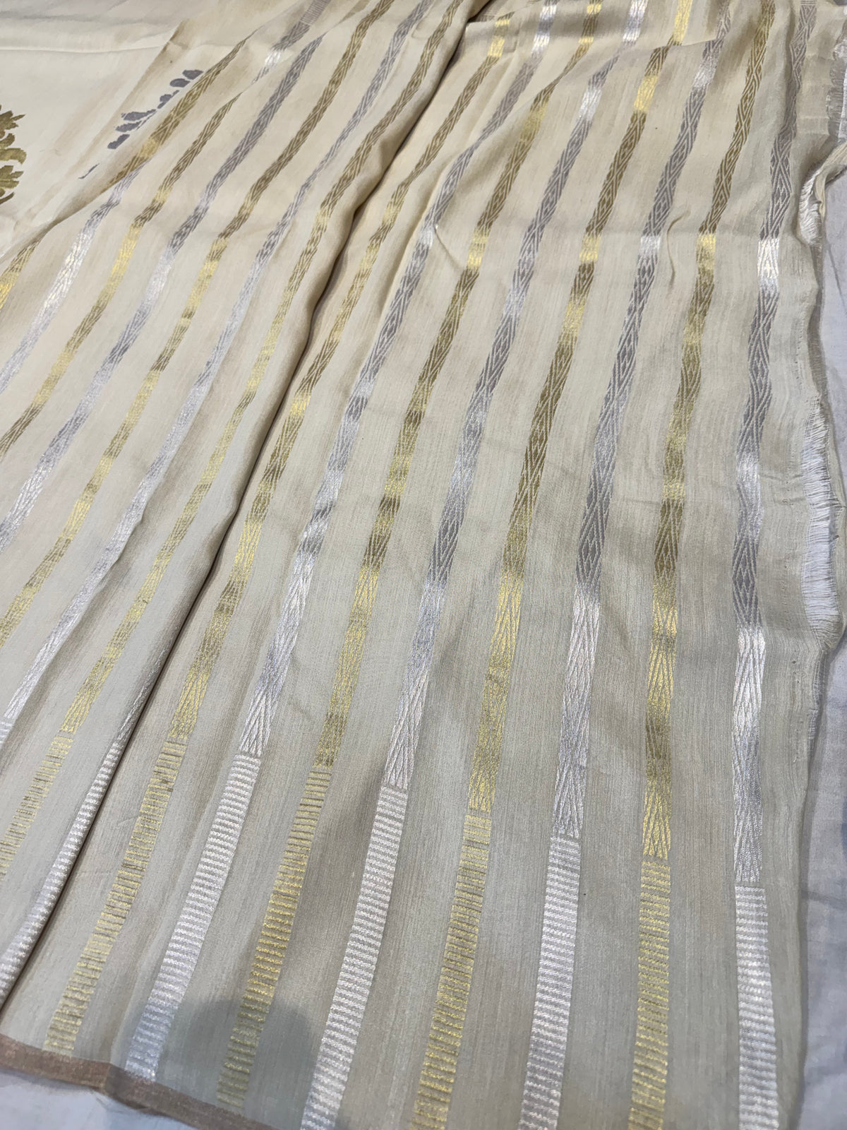 Ivory Sona Rupa Banarasi Pure Munga Silk Saree