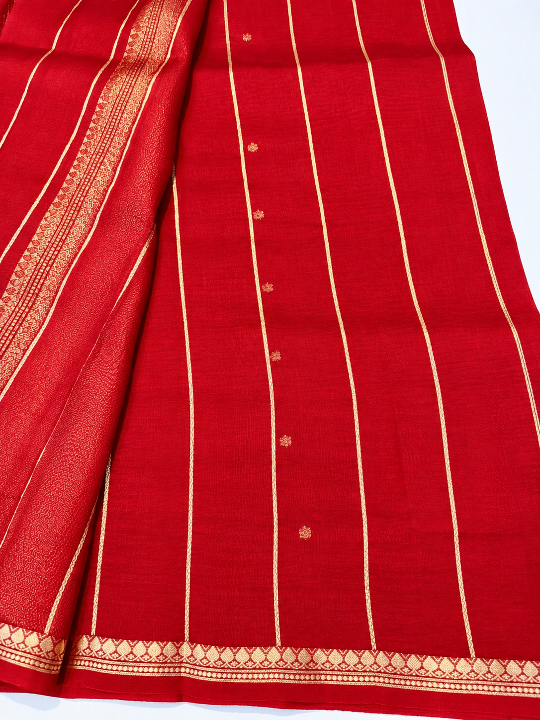 Red Kadhwa Buti Handloom Banarasi Pure Kora Silk Saree 